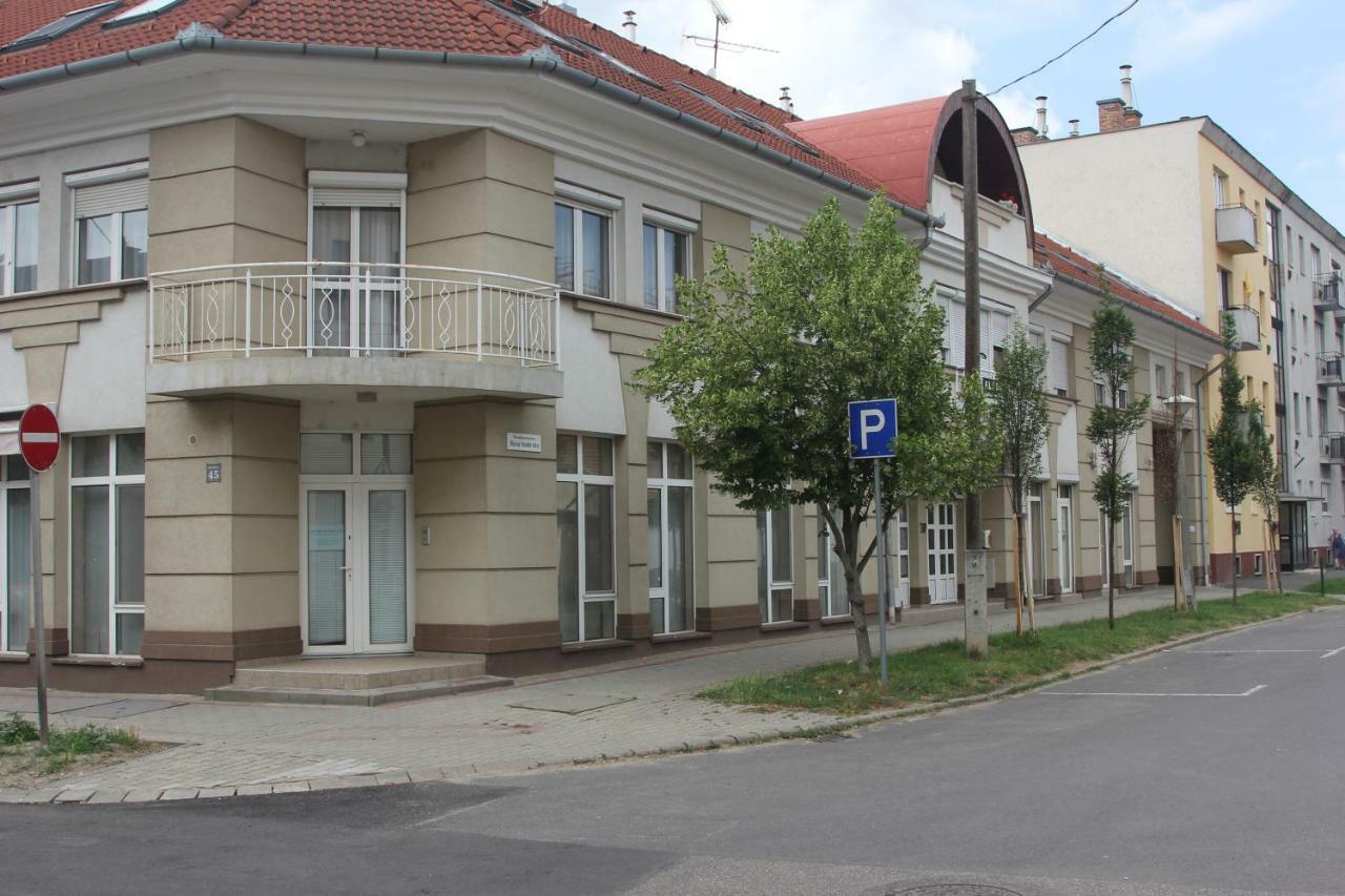 Apartment Mox Downtown Apartman Debrecen